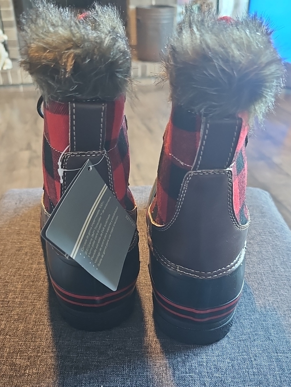 NWT Natural Reflections Red & Black Plaid Fur-Trim Lace-Up Winter Boots Size 10 - Picture 4 of 9